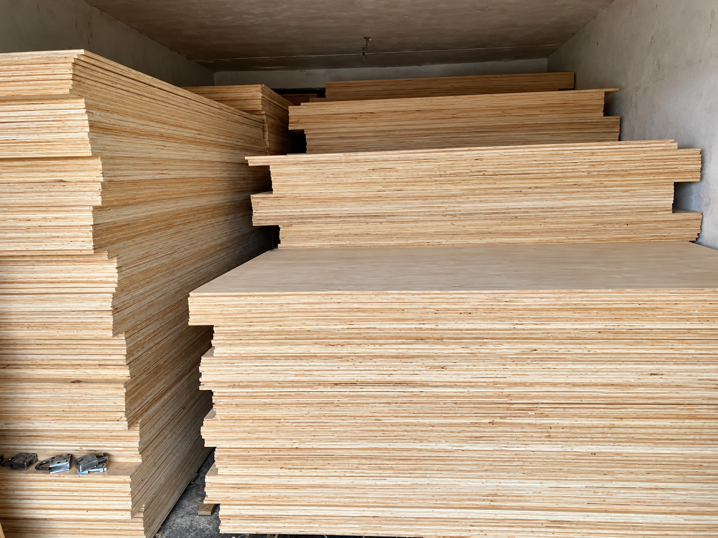 Plywood sheets for carpentry and building